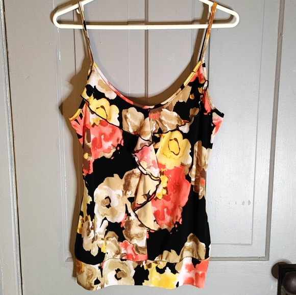 Suzy Shier Tops - 2/$25 Floral Print Suzy Sheir tank top